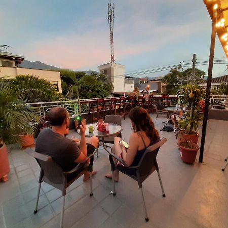 Noah Boutique Hostels Меделин Екстериор снимка