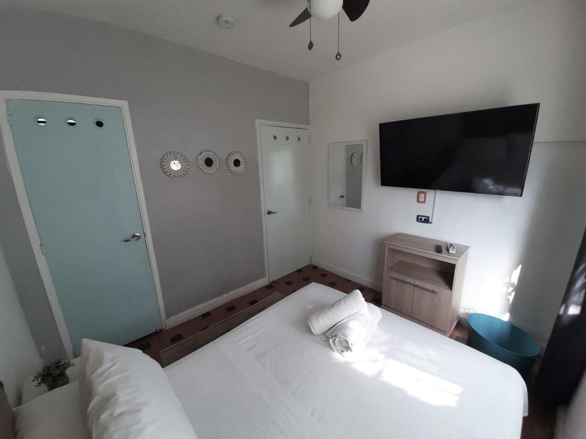 Noah Boutique Hostels Меделин Екстериор снимка