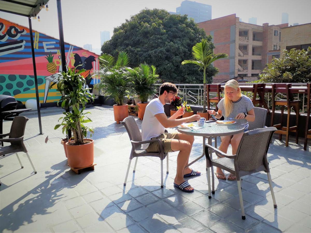 Noah Boutique Hostels Меделин Екстериор снимка